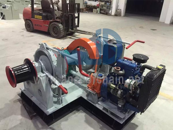 Ankerlier met dubbele ketting dieselmotor