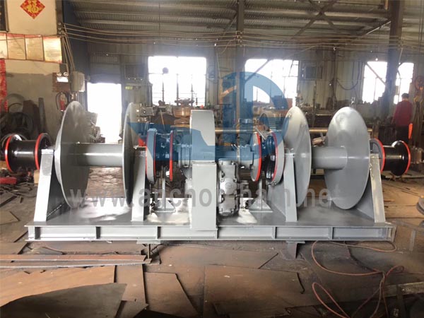 Hydraulische enkele ankerlier met twee trommels